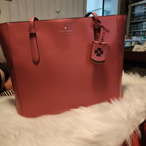 kate spade Handbags - BNWOT AUTHENTIC KATE SPADE LG TOTE